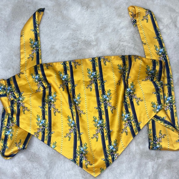 YELLOW FLORAL SUPERDOWN CROP TOP SIZE-XS - Picture 3 of 5